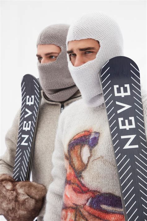 armani neve ski set.